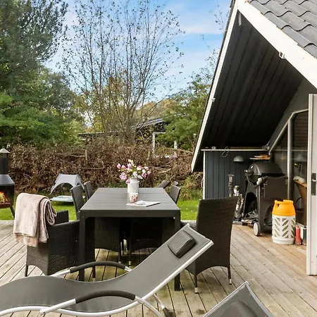 Holiday home In With Kitchen *